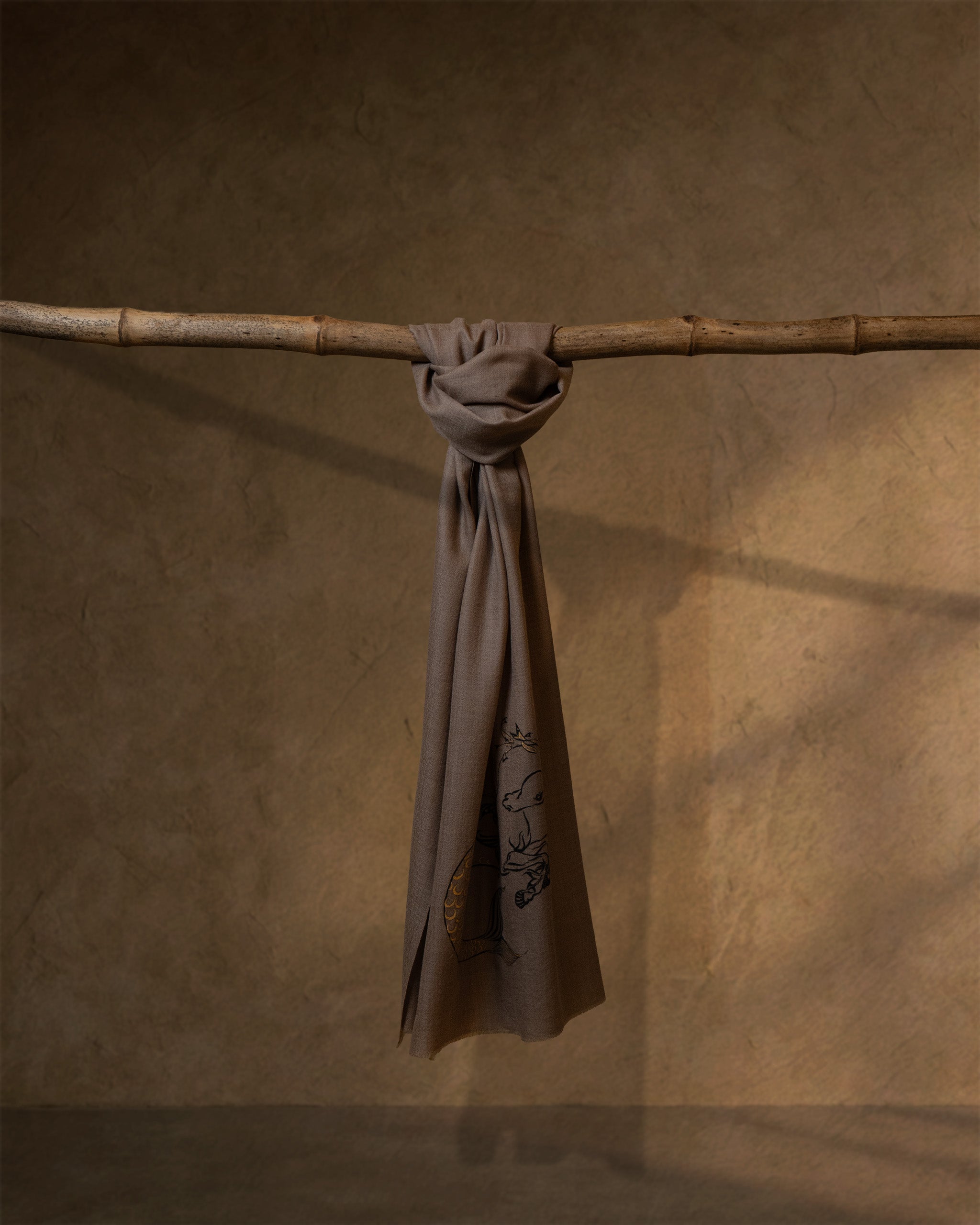 Forelock Myth Cashmere stole  Beige stole from the Ashwaa Equestrian collection