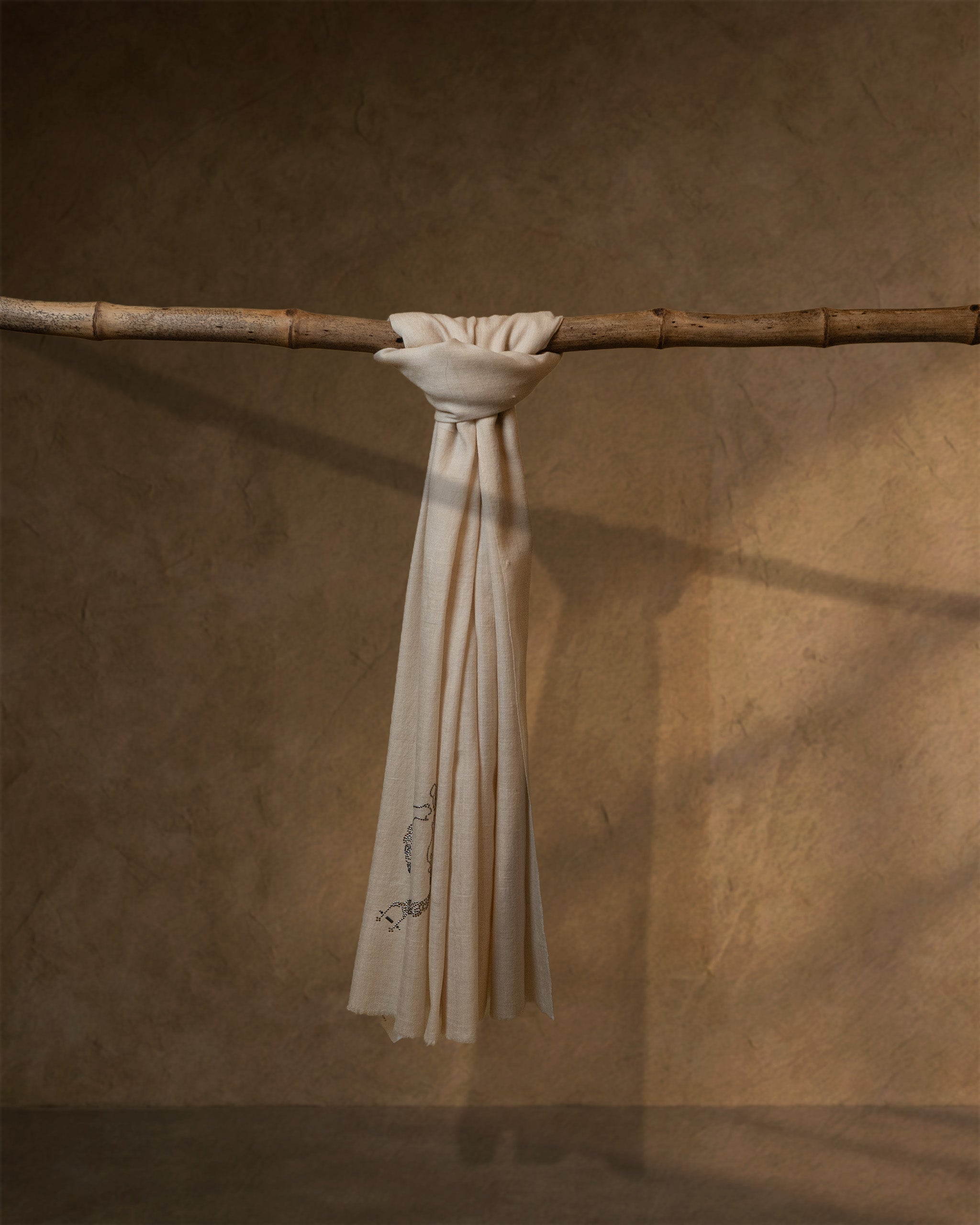 Hock Roan Cashmere stole  Ivory stole from the Ashwaa Equestrian collection