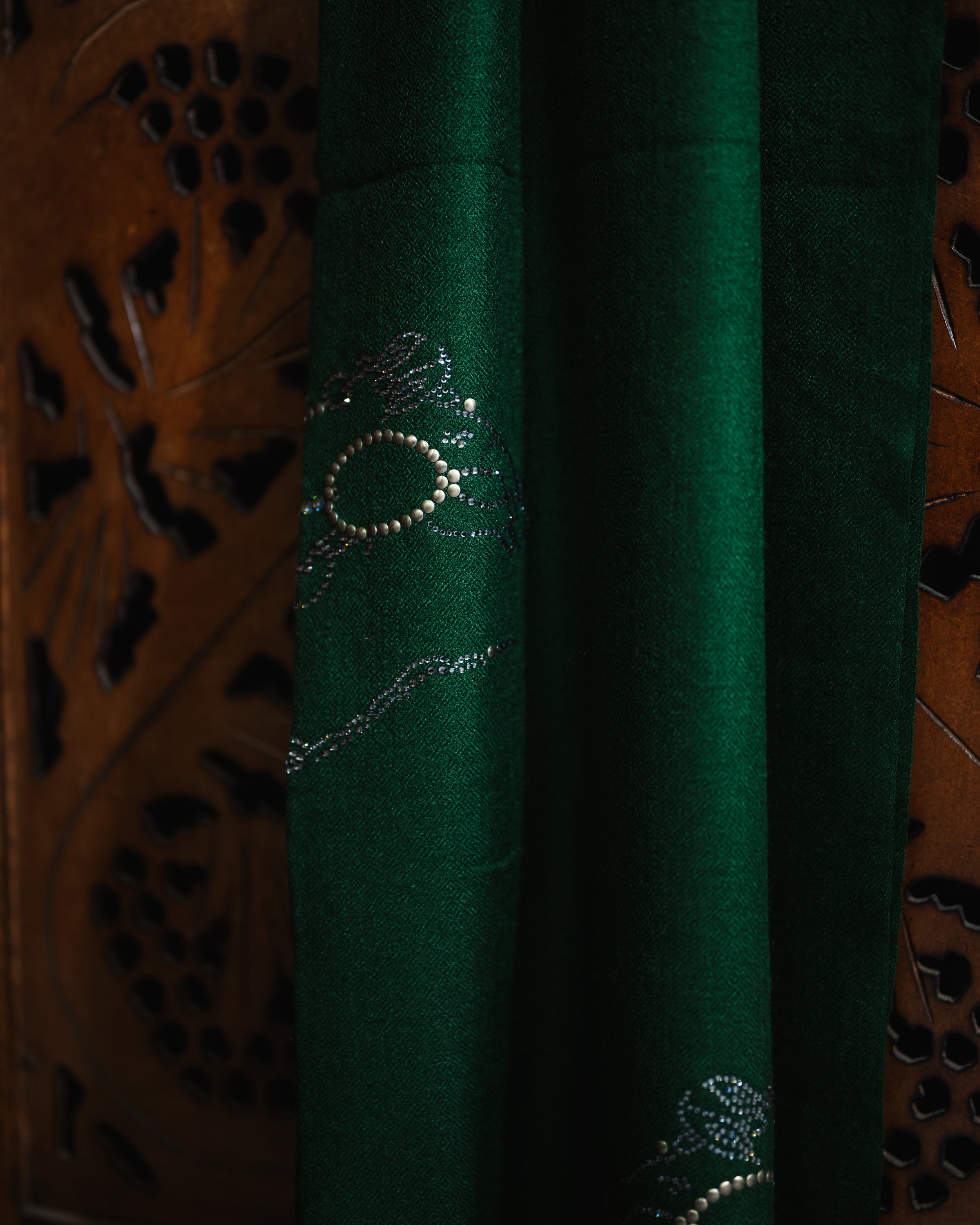 Spur Glint Wool Stole — Green stole from the Ashwaa Equestrian collection