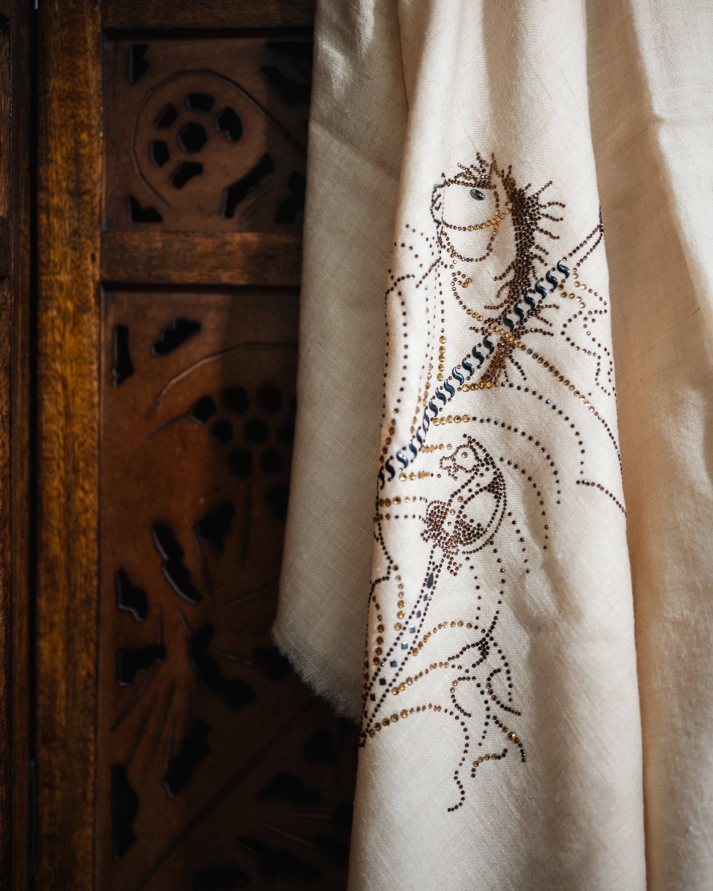 Vault Soar Cashmere Stole — Cream stole from the Ashwaa Show Jumping collection